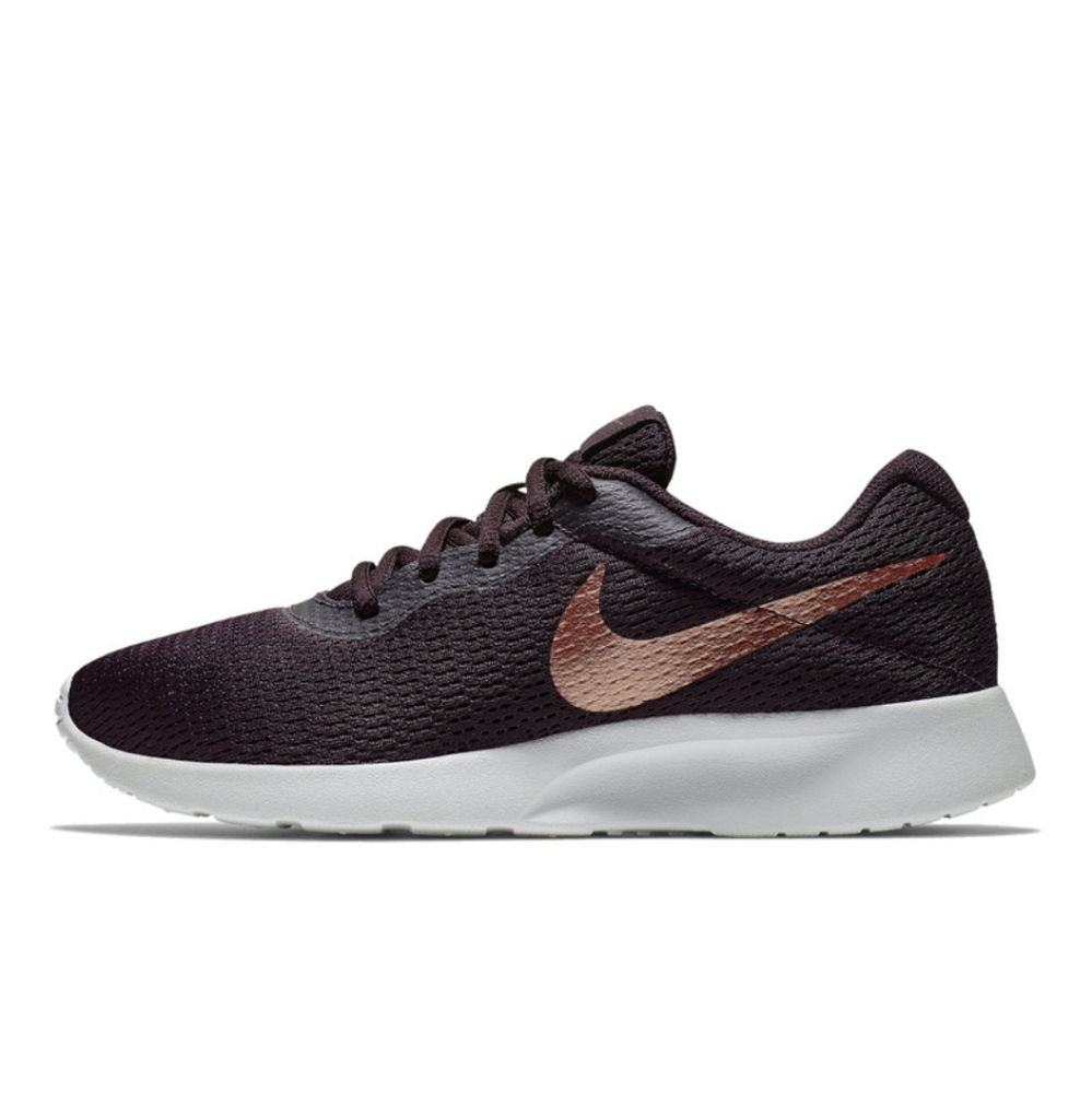 Nike Tanjun Size 6.5
